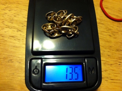 gold bracelet on scale 13.5 grams